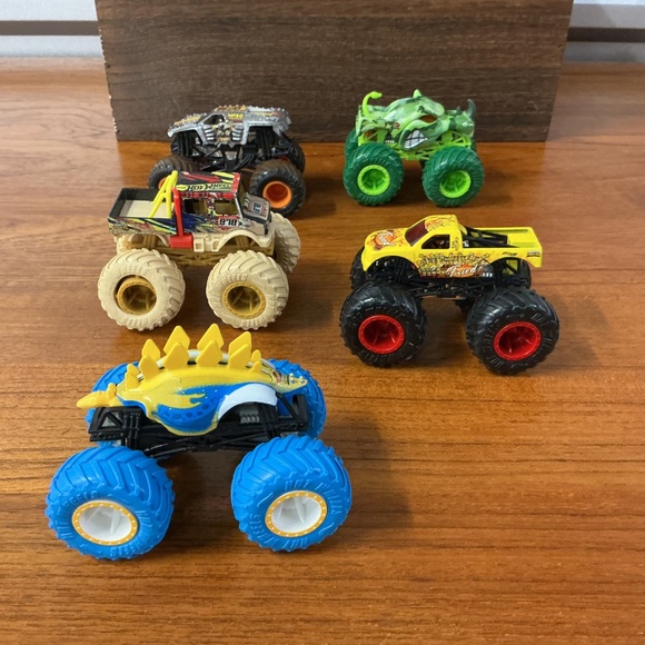 Hot Wheels Monster Truck Fried Up Carbonator Land Rover Buns of Steel Lot Of 10 - Picture 3 of 7